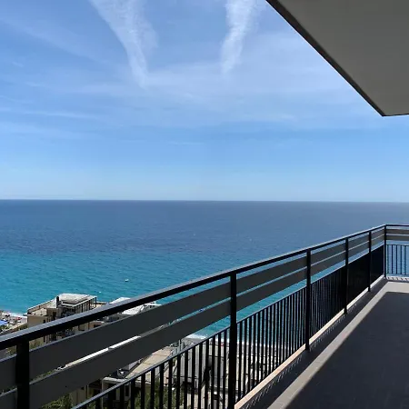 Blue Coral - On The Sea Apartman Spotorno